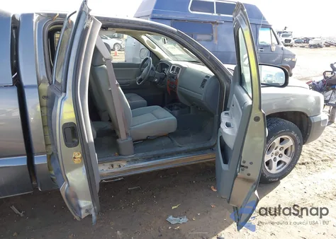 2005 Dodge Dakota Slt из США, поврежденный, VIN 1D7HW42N55S183379